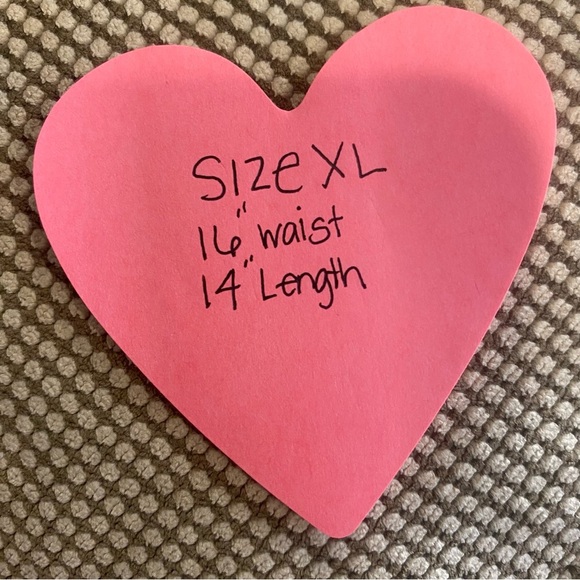 Fabletics Breathe Run Shorts White XL NWT - Picture 10 of 11